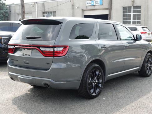 Used 2022 Dodge Durango R/T w/ Trailer Tow Group IV image 3