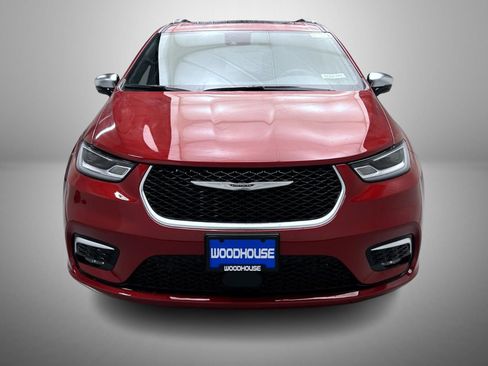 New 2026 Chrysler Pacifica Pinnacle AWD/4WD image 2