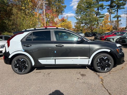 New 2025 Kia Niro Wind image 4