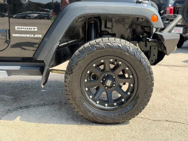 Used 2013 Jeep Wrangler Sport AWD/4WD image 9