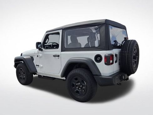 Used 2026 Jeep Wrangler Sport AWD/4WD image 7