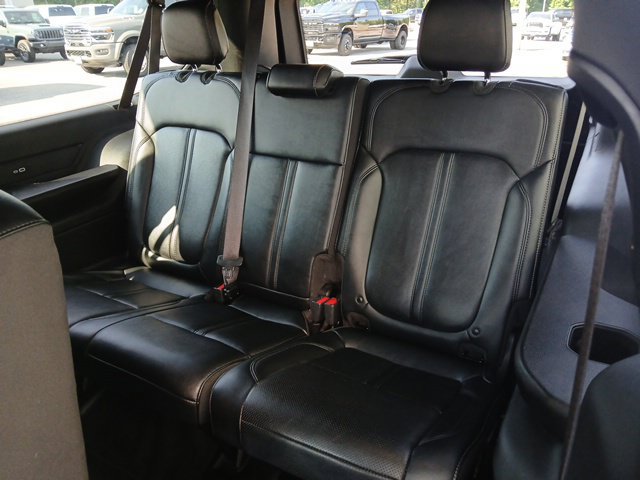 Used 2024 Jeep Wagoneer L Series II AWD/4WD image 13