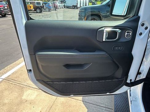 New 2025 Jeep Wrangler Sahara image 7