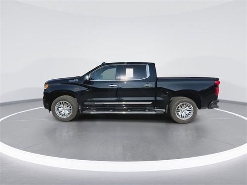 Used 2022 Chevrolet Silverado 1500 High Country w/ High Country Premium Package image 7