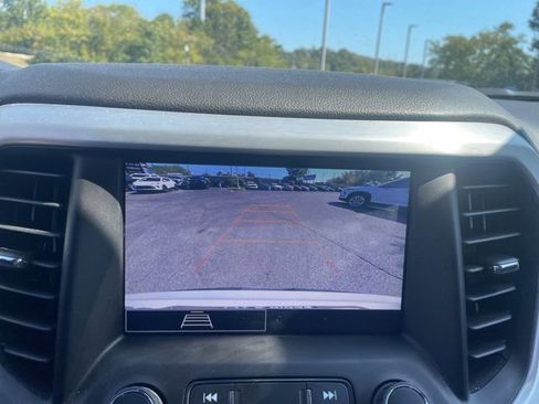 Used 2023 GMC Acadia SLE w/ Driver Convenience Package image 14