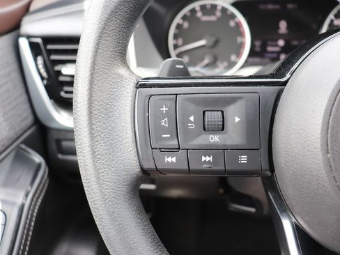 Used 2021 Nissan Rogue SV FWD image 18
