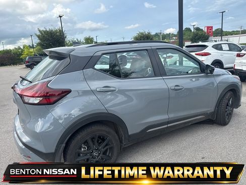 Used 2023 Nissan Kicks SR w/ SR Premium Package FWD image 6