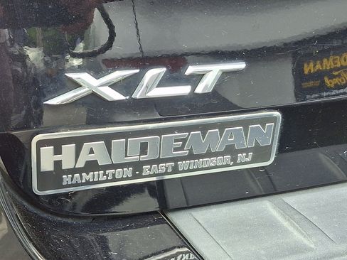 Used 2021 Ford Explorer XLT w/ Class III Trailer Tow Package AWD/4WD image 7