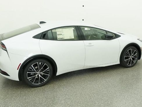 New 2026 Toyota Prius XLE FWD image 10