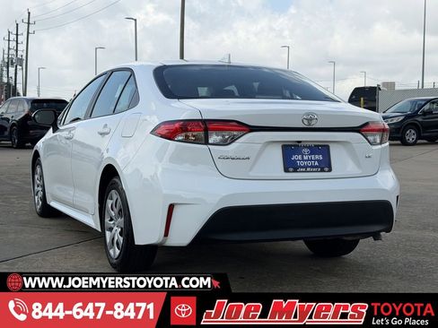 Used 2025 Toyota Corolla LE image 7