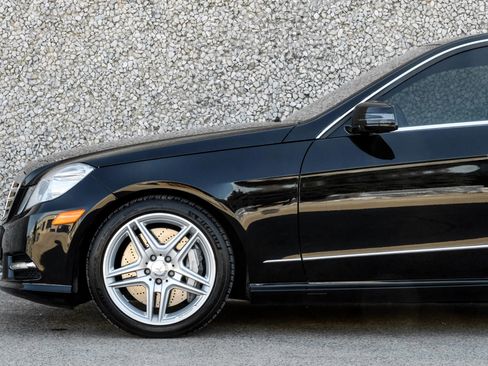 Used 2013 Mercedes-Benz E 550 4MATIC Sedan image 14