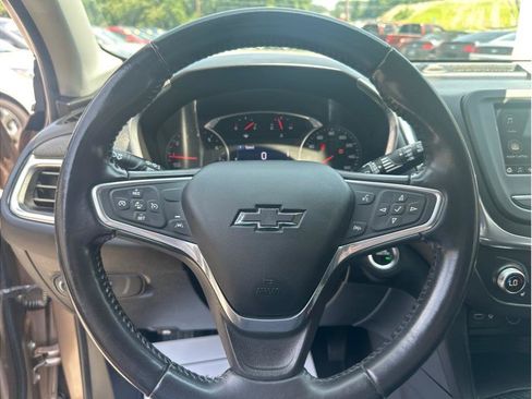 Used 2019 Chevrolet Equinox LT w/ Driver Convenience Package FWD image 17