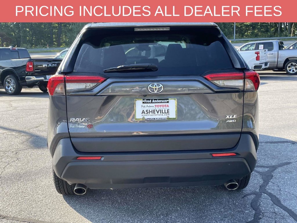Used 2025 Toyota RAV4 XLE AWD/4WD image 12