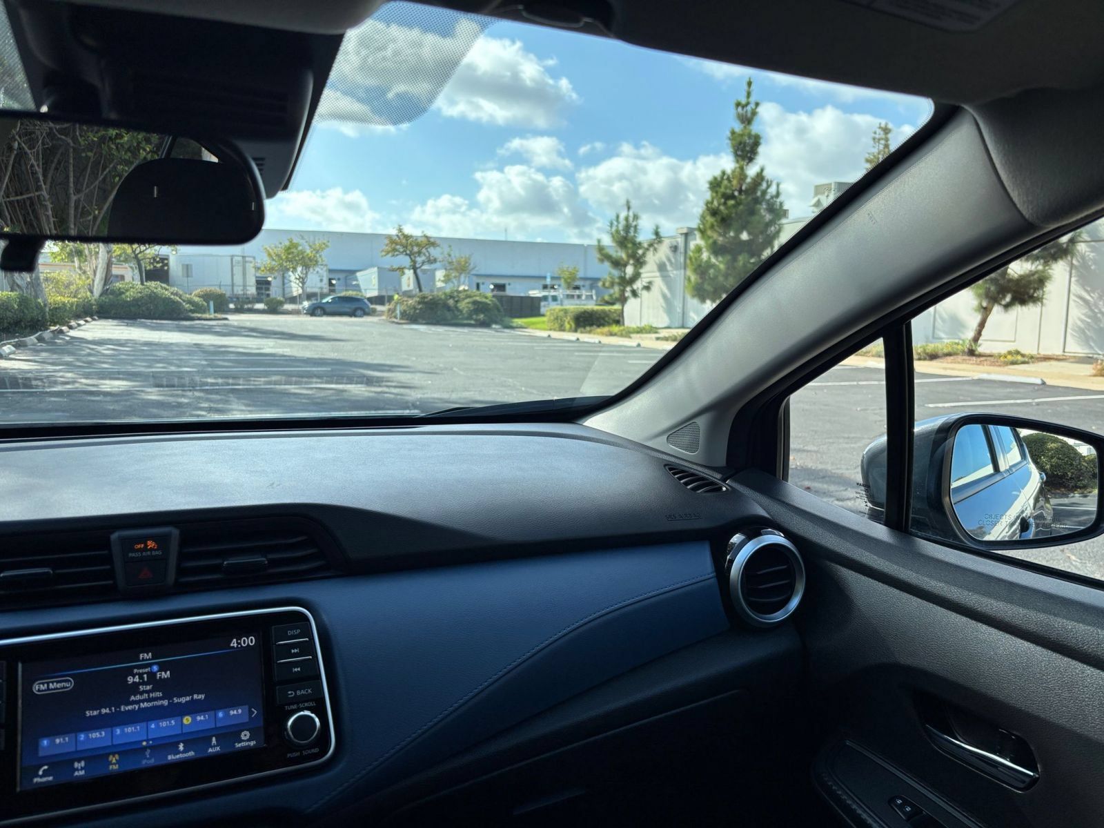 Used 2025 Nissan Versa SV FWD image 32