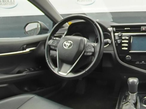 Used 2019 Toyota Camry SE FWD image 16