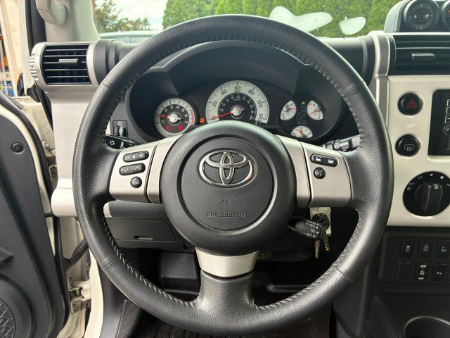 Used 2013 Toyota FJ Cruiser 4WD w/ Upgrade Pkg image 19