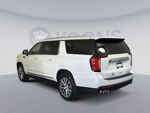 Used 2023 GMC Yukon XL Denali w/ Advanced Technology Package image 4