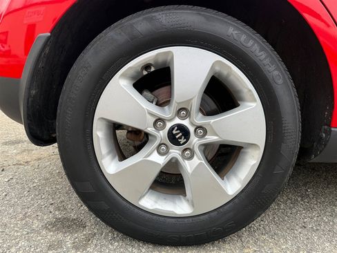 Used 2018 Kia Soul image 30