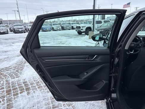 Used 2018 Honda Accord EX image 24