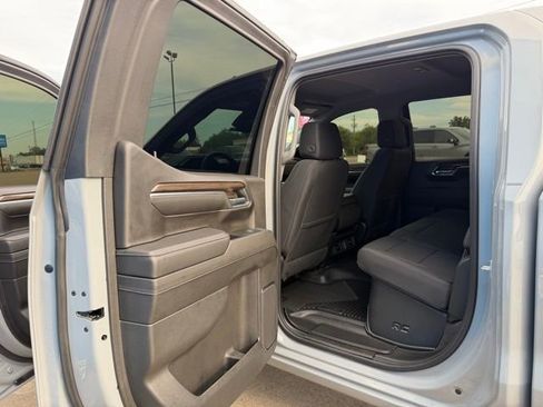 Used 2024 Chevrolet Silverado 1500 LT w/ Z71 Off-Road Package AWD/4WD image 11