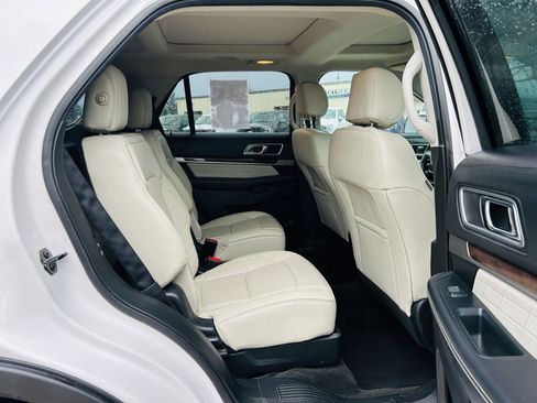 Used 2017 Ford Explorer Platinum AWD/4WD image 40