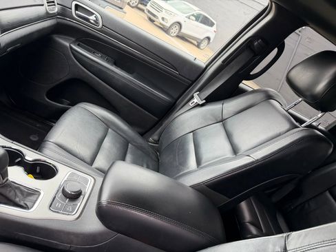 Used 2019 Jeep Grand Cherokee Limited image 36