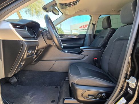 Used 2022 Jeep Grand Cherokee L Laredo w/ Luxury Tech Group I image 9