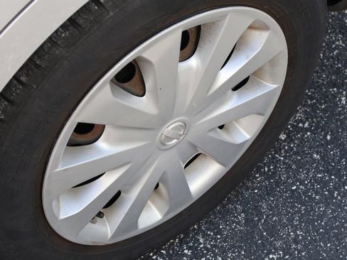 Used 2019 Nissan Versa S Plus FWD image 25