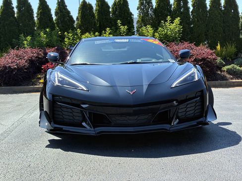 Used 2026 Chevrolet Corvette Z06 w/ Z07 Performance Package RWD image 5