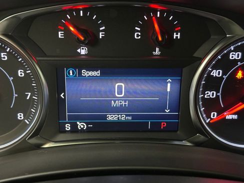 Certified 2022 GMC Terrain SLE w/ Driver Convenience Package image 3