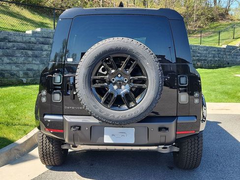 New 2026 Land Rover Defender 110 X-Dynamic SE AWD/4WD image 7