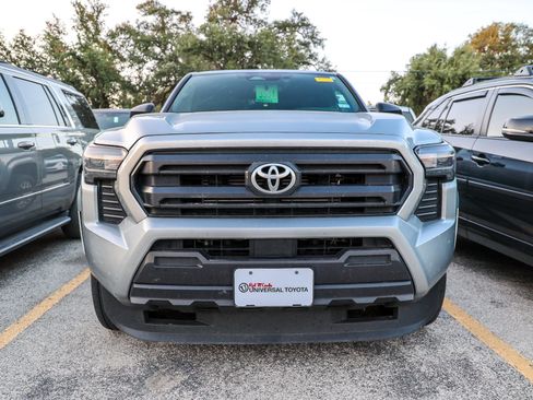 Used 2025 Toyota Tacoma SR RWD image 4