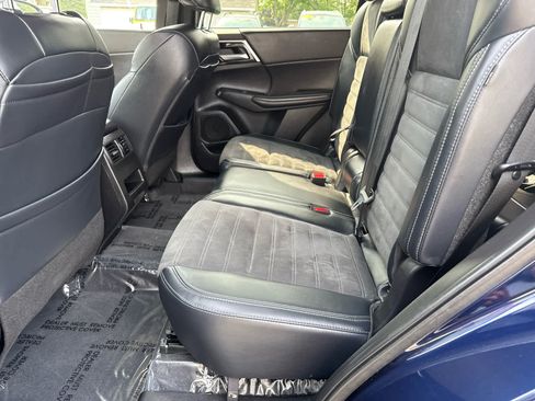 Used 2024 Mitsubishi Outlander SE AWD/4WD image 13