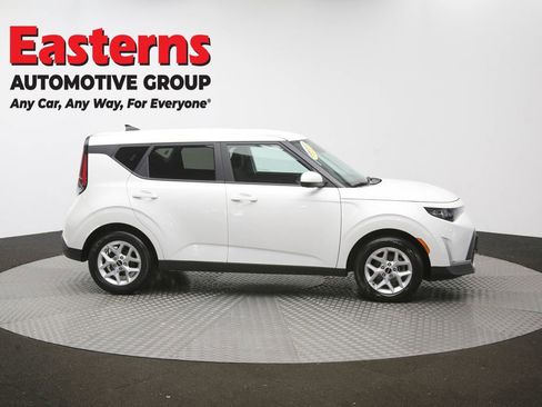 Used 2024 Kia Soul LX w/ Option Group 015 FWD image 43