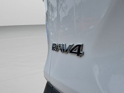 Used 2024 Toyota RAV4 XLE image 30