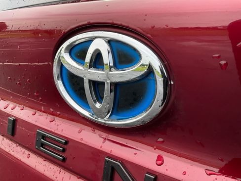 Used 2024 Toyota Sienna XSE w/ XSE Plus Package FWD image 14