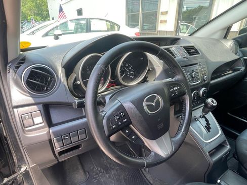 Used 2014 MAZDA MAZDA5 Touring w/ Moonroof & Audio Package FWD image 13