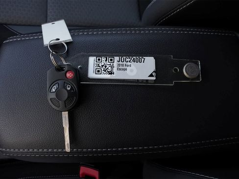 Used 2018 Ford Escape SE w/ Ford Safe & Smart Package image 26