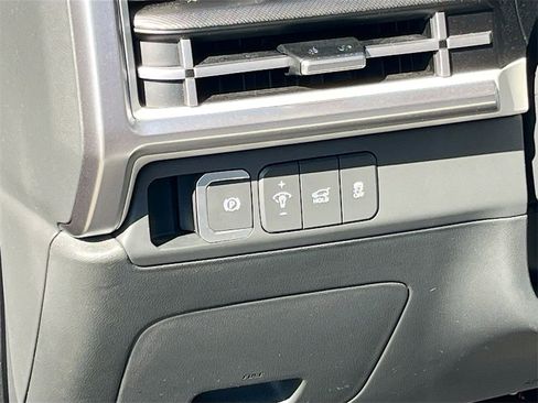 Used 2024 Hyundai Santa Fe SE image 10