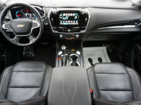 Used 2019 Chevrolet Traverse LT w/ LT Premium Package AWD/4WD image 10