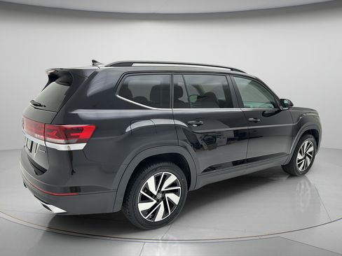 Used 2025 Volkswagen Atlas SE AWD/4WD image 5