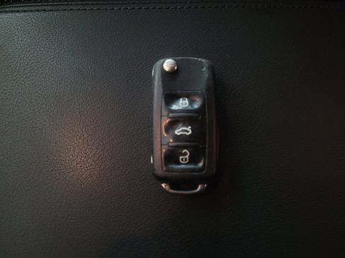 Used 2017 Volkswagen Passat 1.8T S image 32