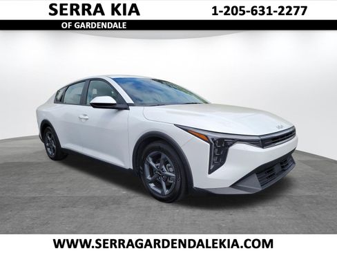 Used 2025 Kia K4 LXS image 1