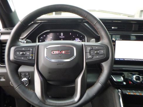 Used 2024 GMC Sierra 1500 AT4 w/ Technology Package AWD/4WD image 13