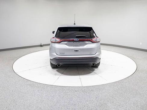 Used 2018 Ford Edge SE image 28