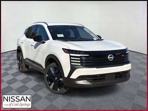 New 2026 Nissan Kicks SR FWD image 1