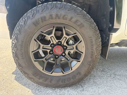 Used 2024 Toyota Tacoma TRD Pro image 9