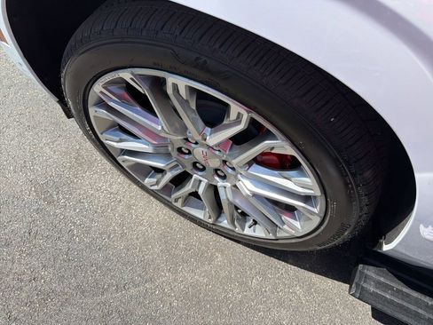 Used 2026 GMC Yukon XL Denali w/ Denali Reserve Package image 7