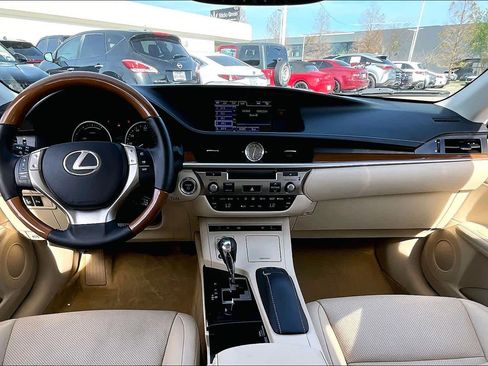 Used 2014 Lexus ES 300h Hybrid image 12