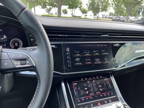 Used 2020 Audi Q7 3.0T Prestige w/ Prestige Package AWD/4WD image 31